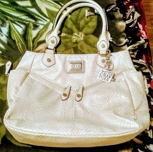 Genna Derossi purse with key chain